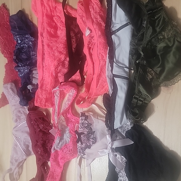 LOT of Victoria's Secret Intimates - Picture 2 of 2